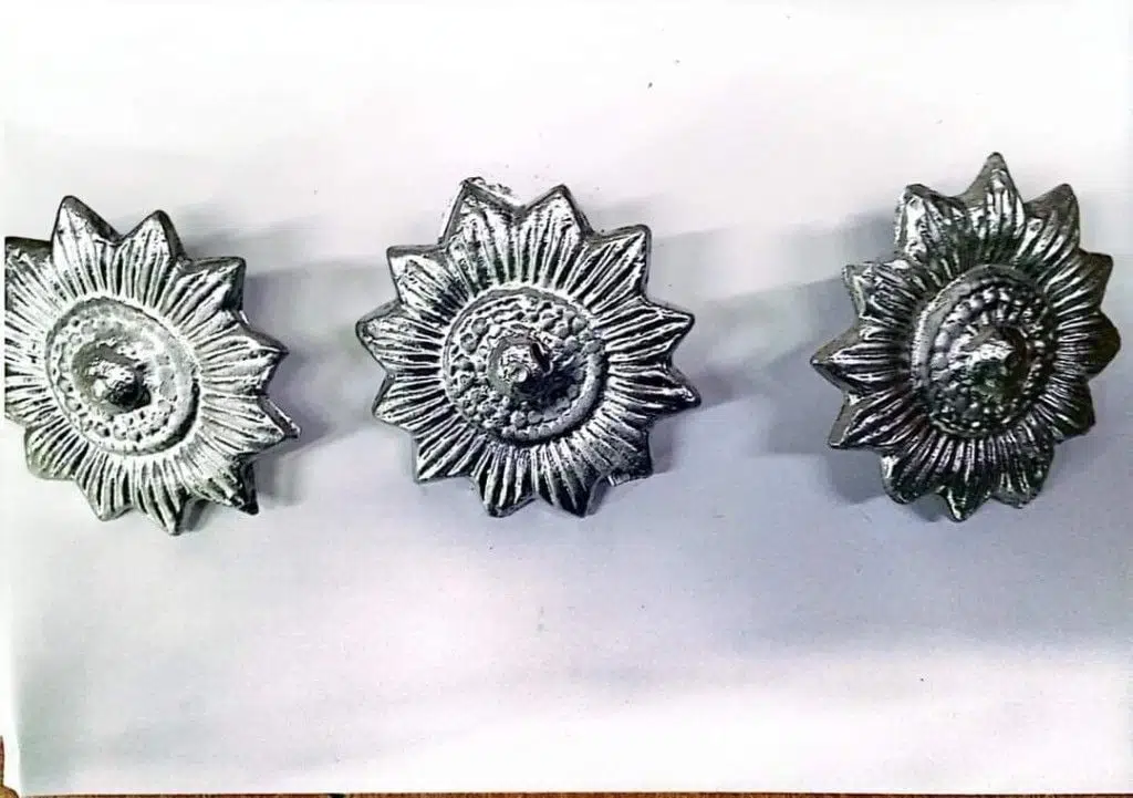 Cast sunflower ornaments, mixed sizes CD-020 Rosettes, Flowers & Cast Décor — Deco Blossom Kenya