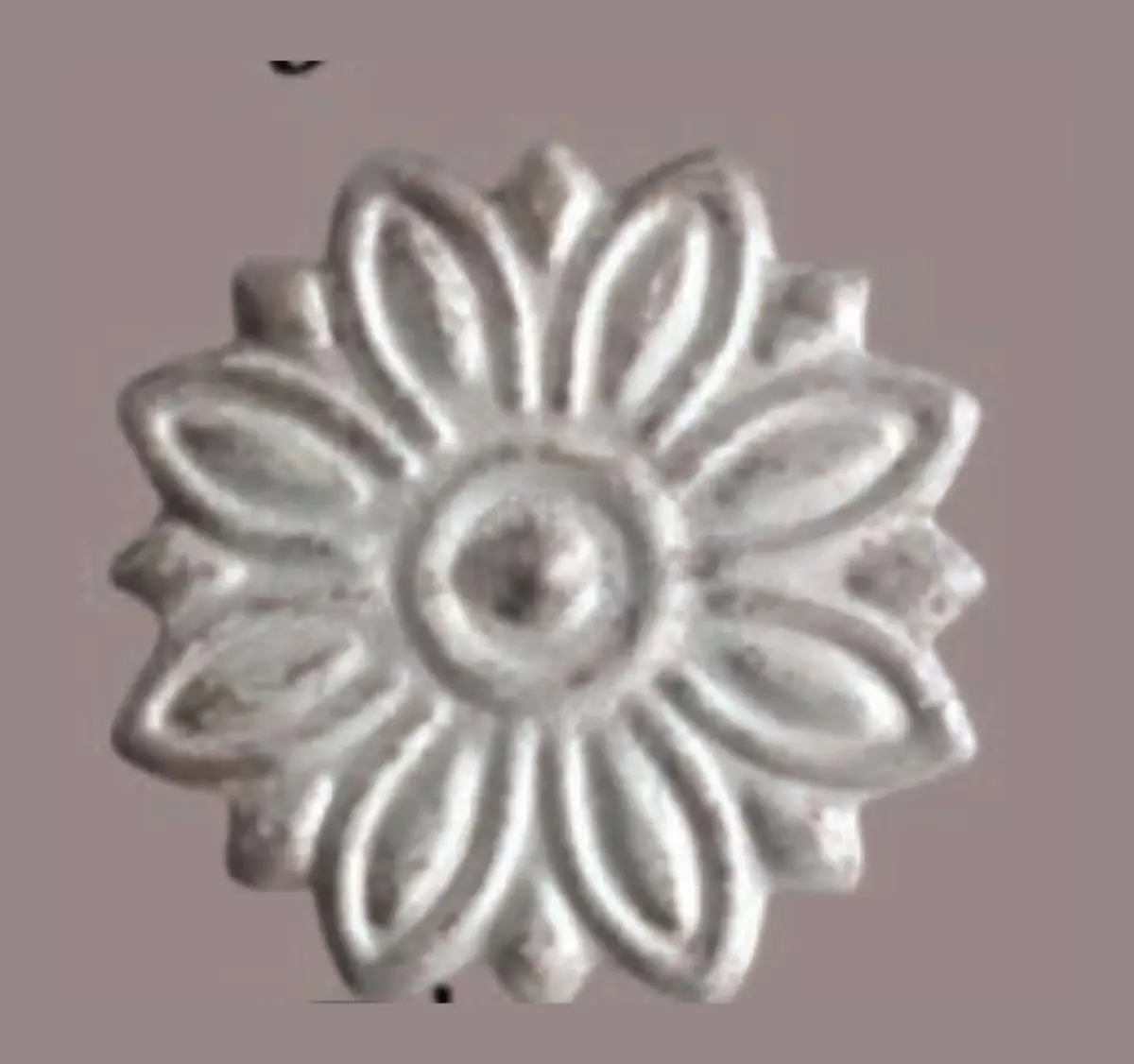 F110 Rosettes, Flowers & Cast Décor Cast décor, metallic — Deco Blossom Kenya